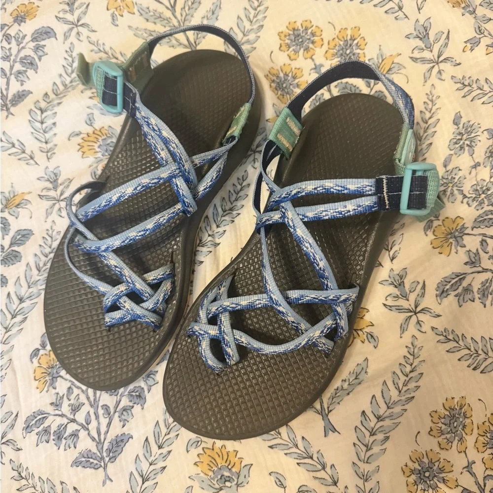 Custom Women's Chacos - Picture 3 of 6